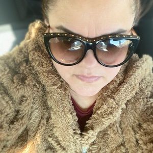 Meet your Posher, Dora